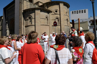 Auroros de localidades de toda la Comunidad foral se han concentrado este domingo en Sangüesa y Cáseda en su cita anual.