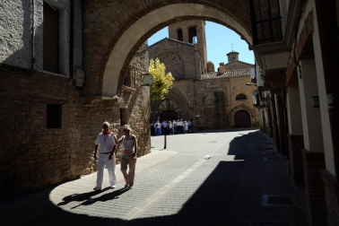 Auroros de localidades de toda la Comunidad foral se han concentrado este domingo en Sangüesa y Cáseda en su cita anual.
