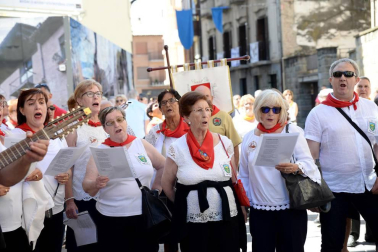Auroros de localidades de toda la Comunidad foral se han concentrado este domingo en Sangüesa y Cáseda en su cita anual.