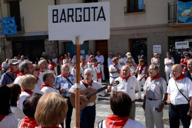 Auroros de localidades de toda la Comunidad foral se han concentrado este domingo en Sangüesa y Cáseda en su cita anual.