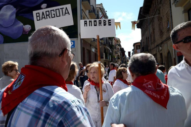 Auroros de localidades de toda la Comunidad foral se han concentrado este domingo en Sangüesa y Cáseda en su cita anual.