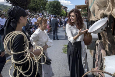 Celebración de la tradicional fiesta por las calles de Elizondo.