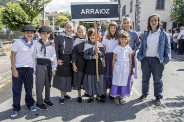 Celebración de la tradicional fiesta por las calles de Elizondo.