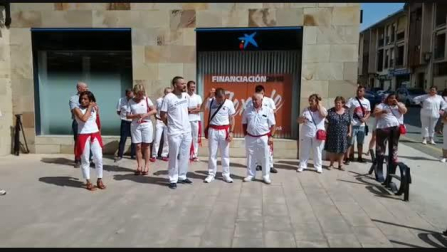 Homenaje en Puente la Reina al joven fallecido hace un año