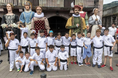 Inicio de las fiestas de Santiago en la localidad navarra.