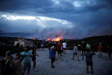 Decenas de muertos por varios incendios al noreste de Atenas