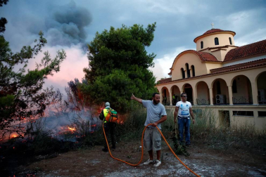 Decenas de muertos por varios incendios al noreste de Atenas