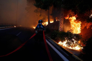 Decenas de muertos por varios incendios al noreste de Atenas