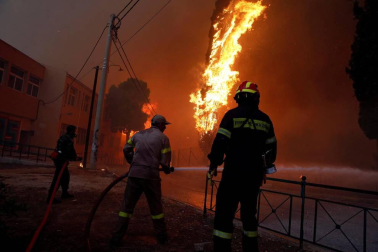 Decenas de muertos por varios incendios al noreste de Atenas
