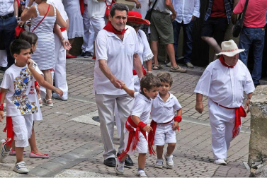El chupinazo de este año estuvo marcado por el reconocimiento al grupo de auroros de la localidad