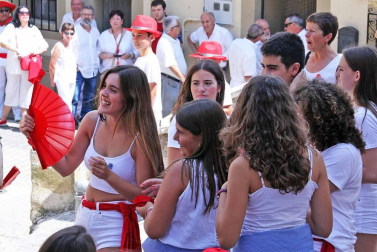 El chupinazo de este año estuvo marcado por el reconocimiento al grupo de auroros de la localidad