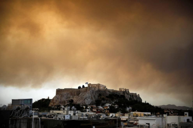 Decenas de muertos por varios incendios al noreste de Atenas