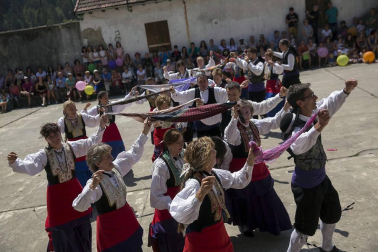 Imágenes del cohete de fiestas de Isaba