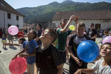 Imágenes del cohete de fiestas de Isaba