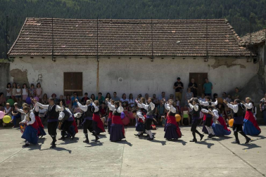 Imágenes del cohete de fiestas de Isaba