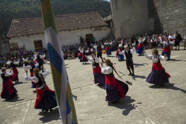 Imágenes del cohete de fiestas de Isaba