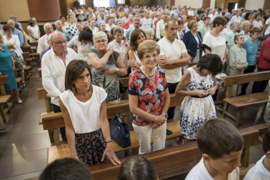 Imágenes de la misa dedicada a Santiago y mutil dantza en el segundo día (25 de julio) de las fiestas de Elizondo