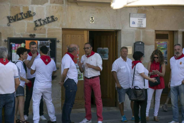 Imágenes del comienzo de las fiestas de Olazagutía