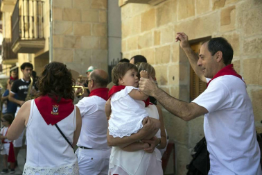 Imágenes del comienzo de las fiestas de Olazagutía