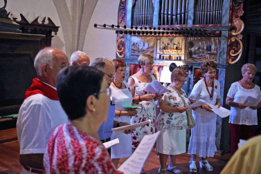 Todas las fotos del Día de las personas mayores de las fiestas de Puente la Reina 2018