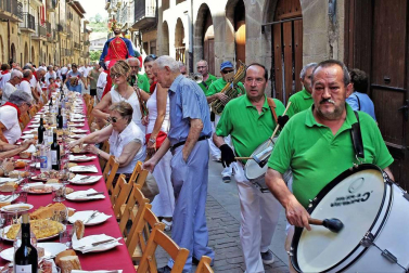 Todas las fotos del Día de las personas mayores de las fiestas de Puente la Reina 2018