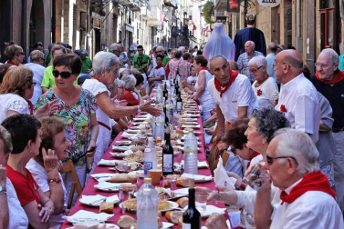 Todas las fotos del Día de las personas mayores de las fiestas de Puente la Reina 2018