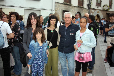 La Fiesta de la cerveza se ha convertido en una de las citas fijas de los veranos en Aoiz. En esta ocasión, se celebró el sábado 21 de julio con la plaza del Mercado como escenario del brindis de las típicas jarras.