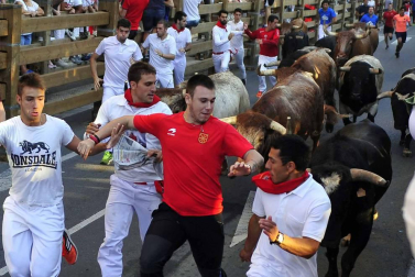 Procesión en honor a Santa Ana y segundo encierro en el tercer día de las fiestas de Tudela 2018 (26 de julio)