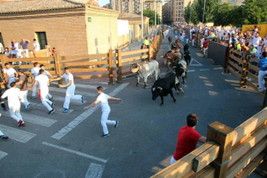 Procesión en honor a Santa Ana y segundo encierro en el tercer día de las fiestas de Tudela 2018 (26 de julio)