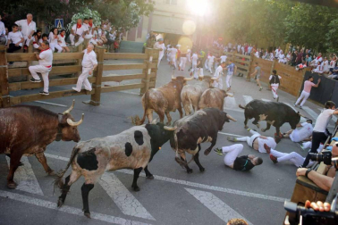 Procesión en honor a Santa Ana y segundo encierro en el tercer día de las fiestas de Tudela 2018 (26 de julio)