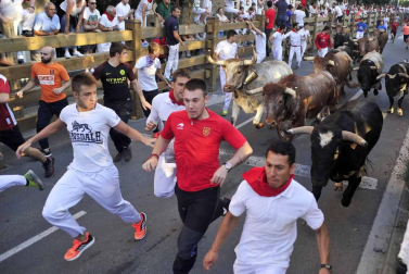Procesión en honor a Santa Ana y segundo encierro en el tercer día de las fiestas de Tudela 2018 (26 de julio)