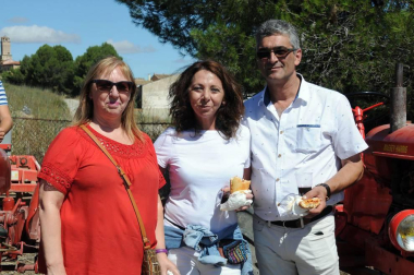 El 22 de julio las antiguas labores del campo volvieron a la vida durante la XIX Fiesta del mundo rural celebrada en Miranda de Arga. Vecinos y visitantes disfrutaron recordando o aprendiendo cómo se hacía la siega a mano o cómo se labraba con layas, además de ver en funcionamiento maquinaria antigua o trabajos con caballerías o bueyes.