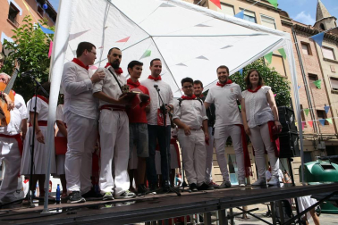 Fotos del encierro del cuarto día de las fiestas de Tudela, homenajes y pasacalles. 27 de julio de 2018