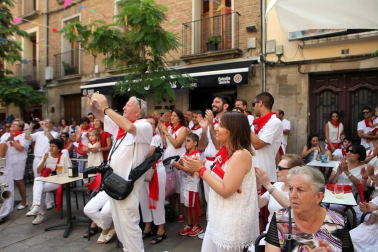 Fotos del encierro del cuarto día de las fiestas de Tudela, homenajes y pasacalles. 27 de julio de 2018