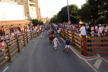 Fotos del encierro del cuarto día de las fiestas de Tudela, homenajes y pasacalles. 27 de julio de 2018