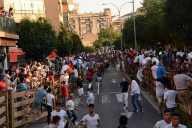 Fotos del encierro del cuarto día de las fiestas de Tudela, homenajes y pasacalles. 27 de julio de 2018