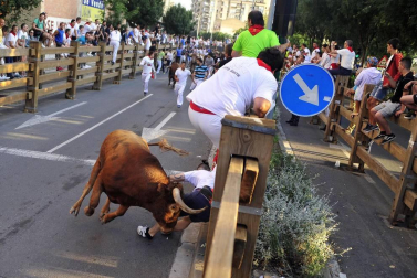 Fotos del encierro del cuarto día de las fiestas de Tudela, homenajes y pasacalles. 27 de julio de 2018