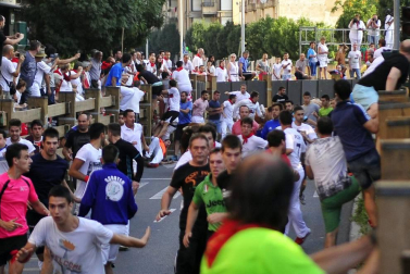 Fotos del encierro del cuarto día de las fiestas de Tudela, homenajes y pasacalles. 27 de julio de 2018