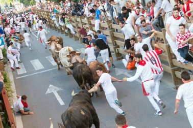 Fotos del encierro del cuarto día de las fiestas de Tudela, homenajes y pasacalles. 27 de julio de 2018