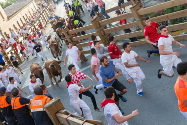 Fotos del encierro del cuarto día de las fiestas de Tudela, homenajes y pasacalles. 27 de julio de 2018
