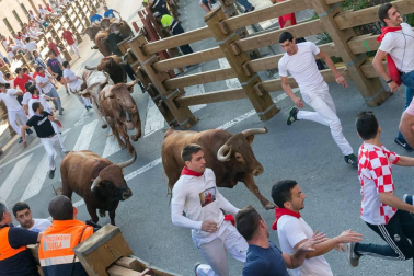 Fotos del encierro del cuarto día de las fiestas de Tudela, homenajes y pasacalles. 27 de julio de 2018