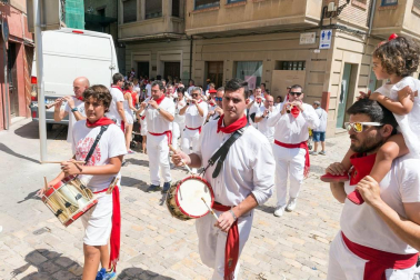 Fotos del encierro del cuarto día de las fiestas de Tudela, homenajes y pasacalles. 27 de julio de 2018