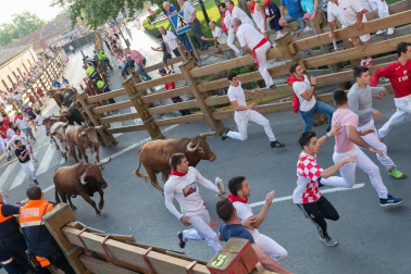 Fotos del encierro del cuarto día de las fiestas de Tudela, homenajes y pasacalles. 27 de julio de 2018
