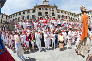 Fotos del encierro y la gigantada del quinto día de las fiestas de Tudela 2018, 28 de julio.