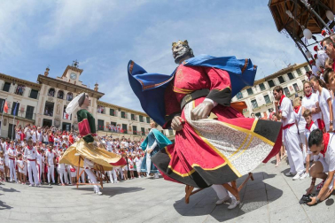 Fotos del encierro y la gigantada del quinto día de las fiestas de Tudela 2018, 28 de julio.