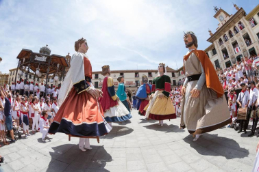 Fotos del encierro y la gigantada del quinto día de las fiestas de Tudela 2018, 28 de julio.