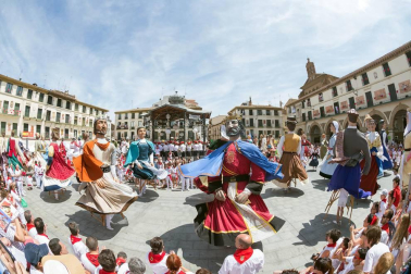 Fotos del encierro y la gigantada del quinto día de las fiestas de Tudela 2018, 28 de julio.