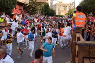 Fotos del encierro y la gigantada del quinto día de las fiestas de Tudela 2018, 28 de julio.