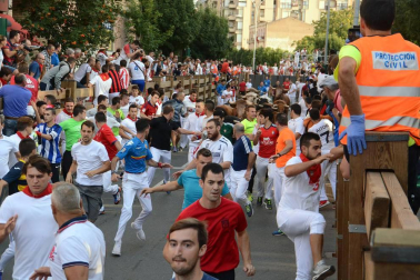 Fotos del encierro y la gigantada del quinto día de las fiestas de Tudela 2018, 28 de julio.