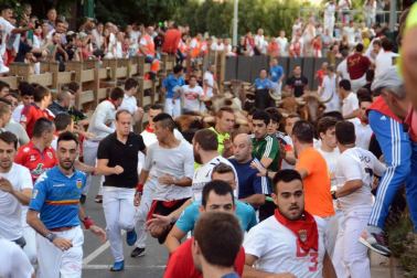 Fotos del encierro y la gigantada del quinto día de las fiestas de Tudela 2018, 28 de julio.